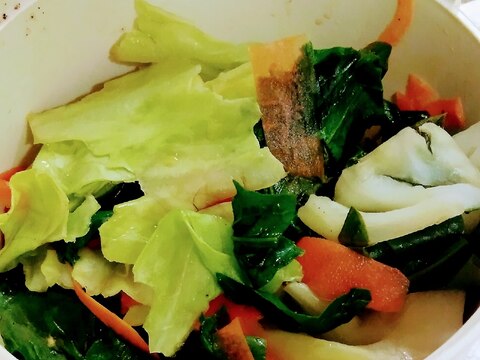 キャベツとほうれん草の温野菜サラダ